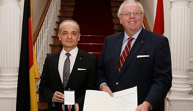 Siemens Türkiye CEO’su Hüseyin Gelis’e Almanya’dan Liyakat Nişanı